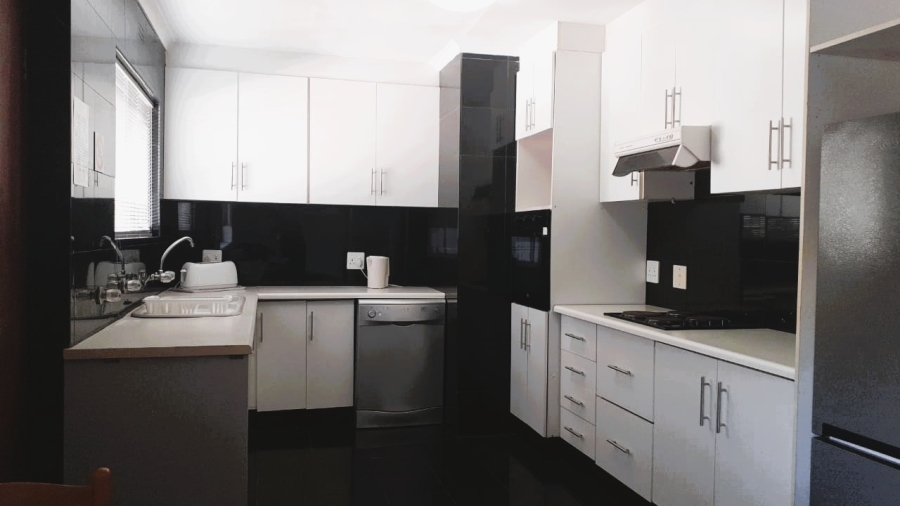 To Let 2 Bedroom Property for Rent in Country Club Western Cape